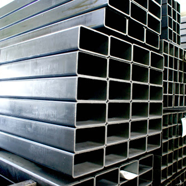 أنبوب مستطيل ومربع